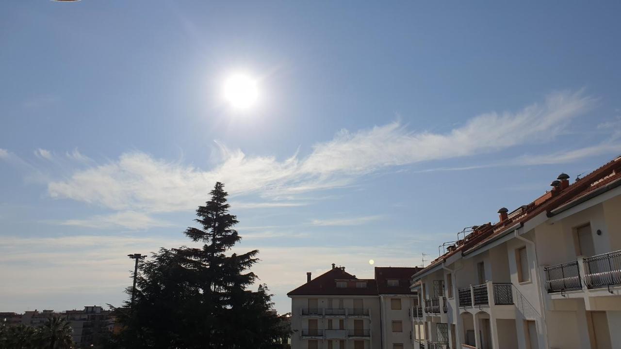 Condominio Ariazzurra S. Bart. San Bartolomeo Al Mare Zewnętrze zdjęcie