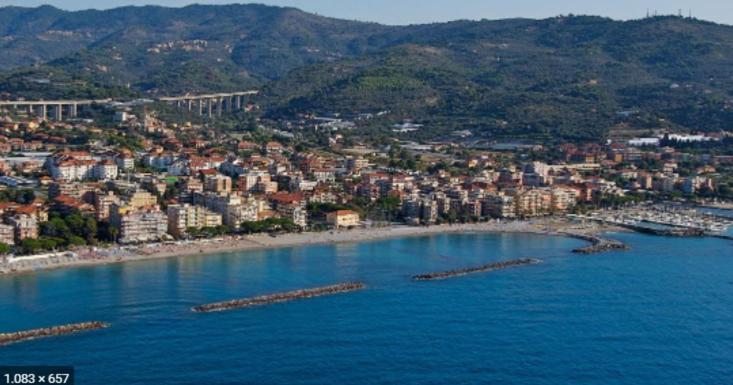 Condominio Ariazzurra S. Bart. San Bartolomeo Al Mare Zewnętrze zdjęcie