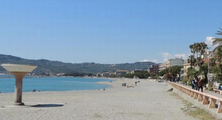 Condominio Ariazzurra S. Bart. San Bartolomeo Al Mare Zewnętrze zdjęcie